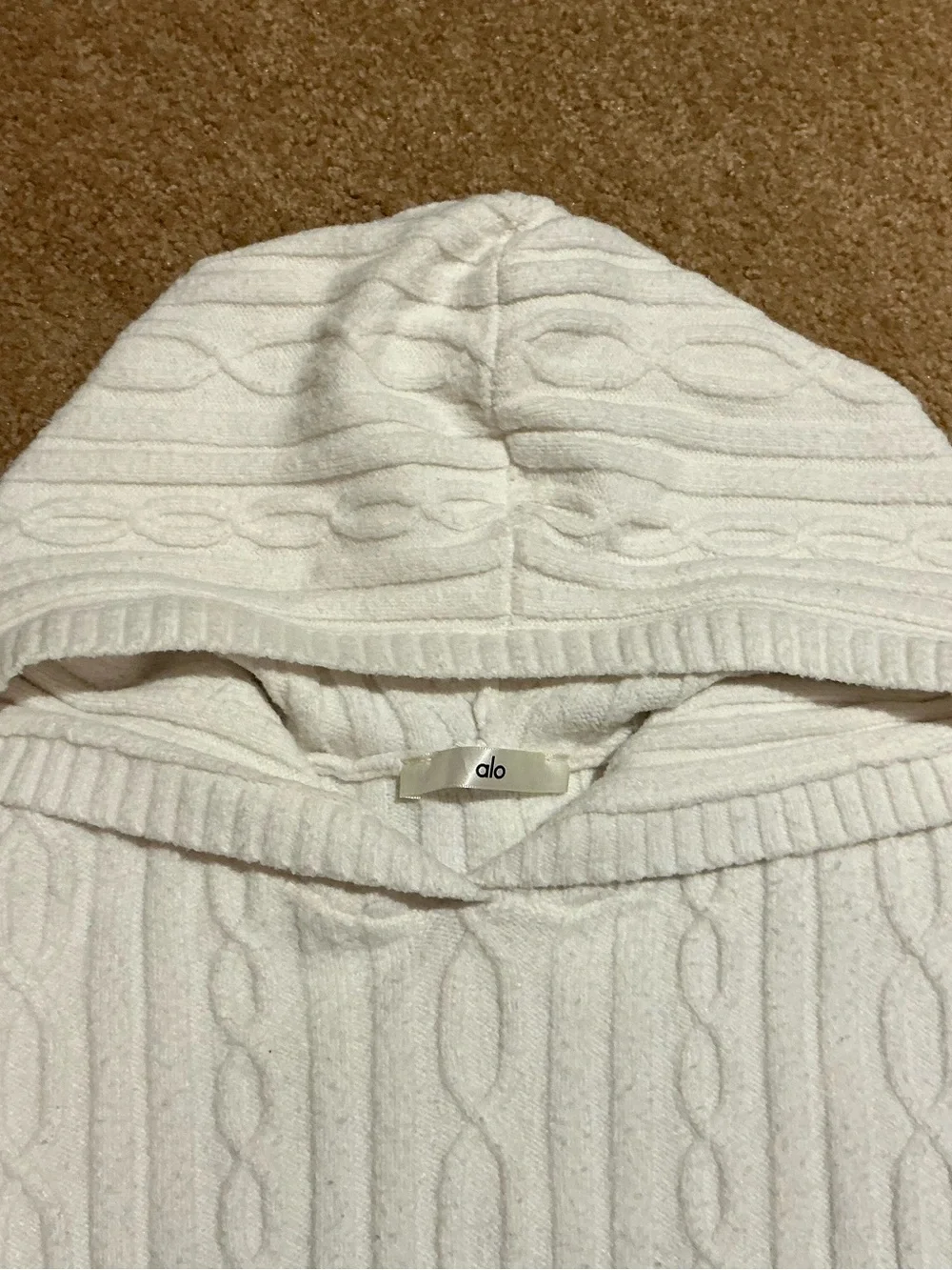 ALO Yoga Cream Cable-Knit Cropped Hooded Sweater